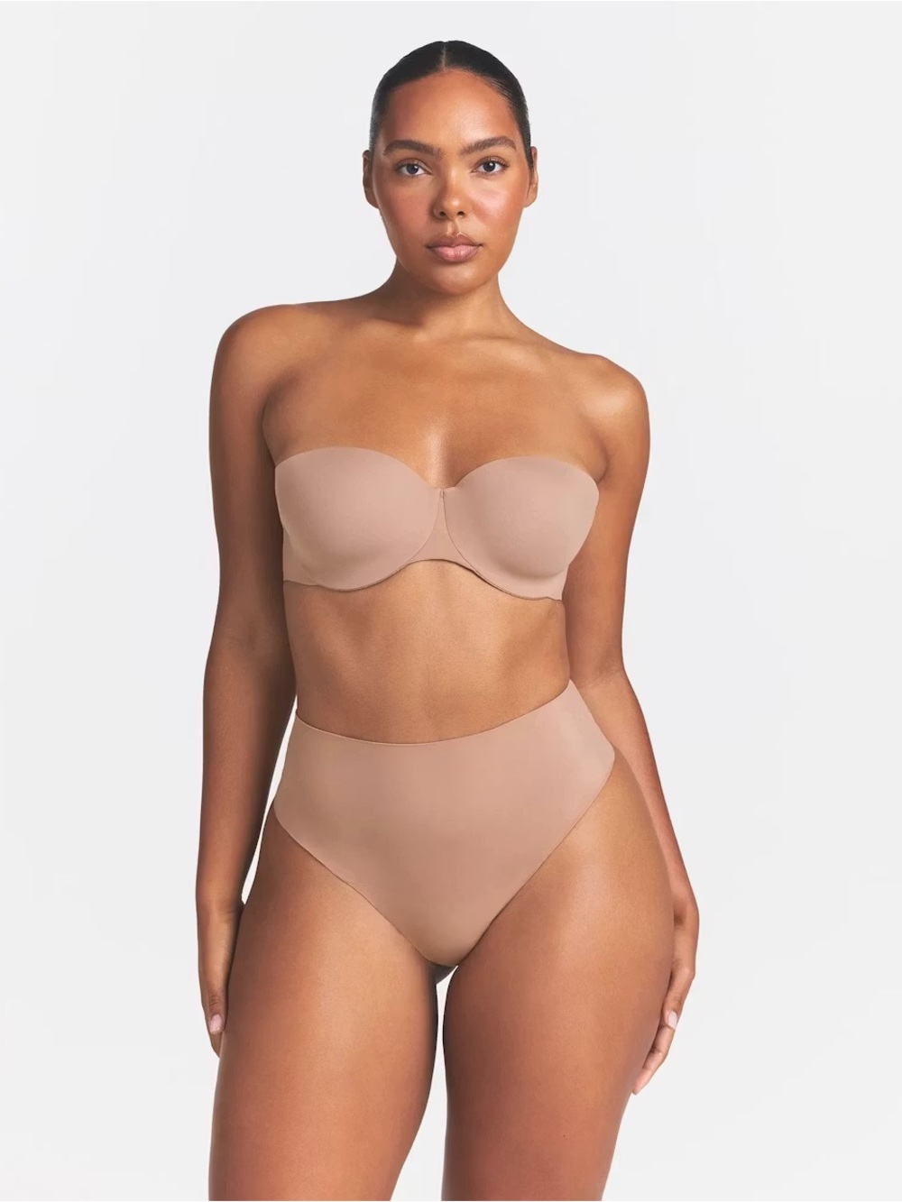 Skims smoothing intimates strapless bra 32C